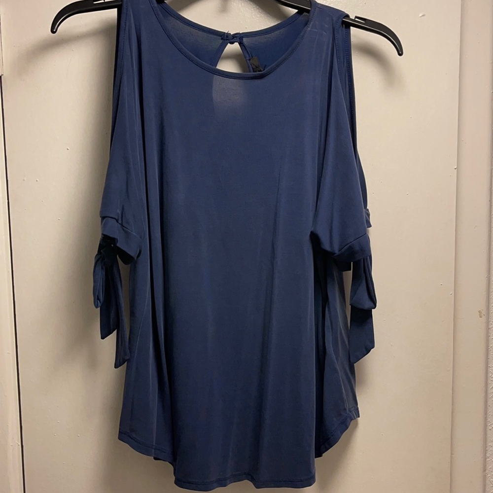 Women’s cut out blouse with ties